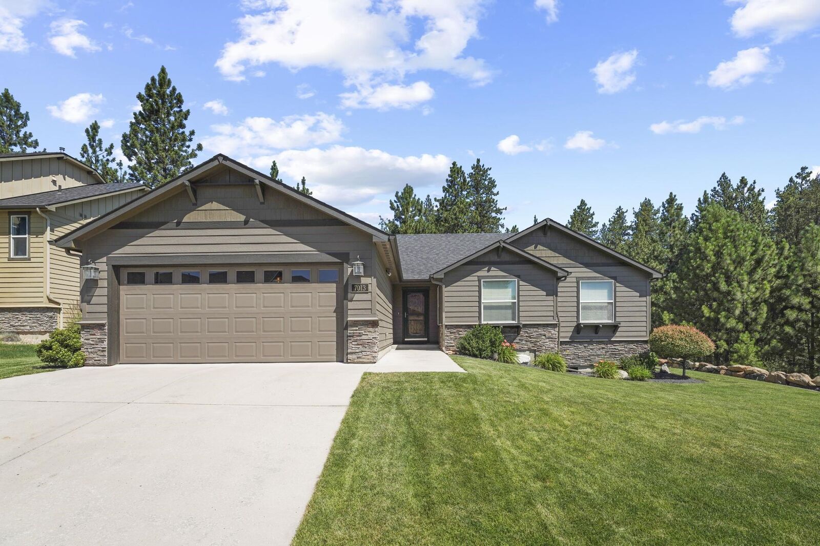 Property Photo: 7013 E Fairmont Ln WA 99217