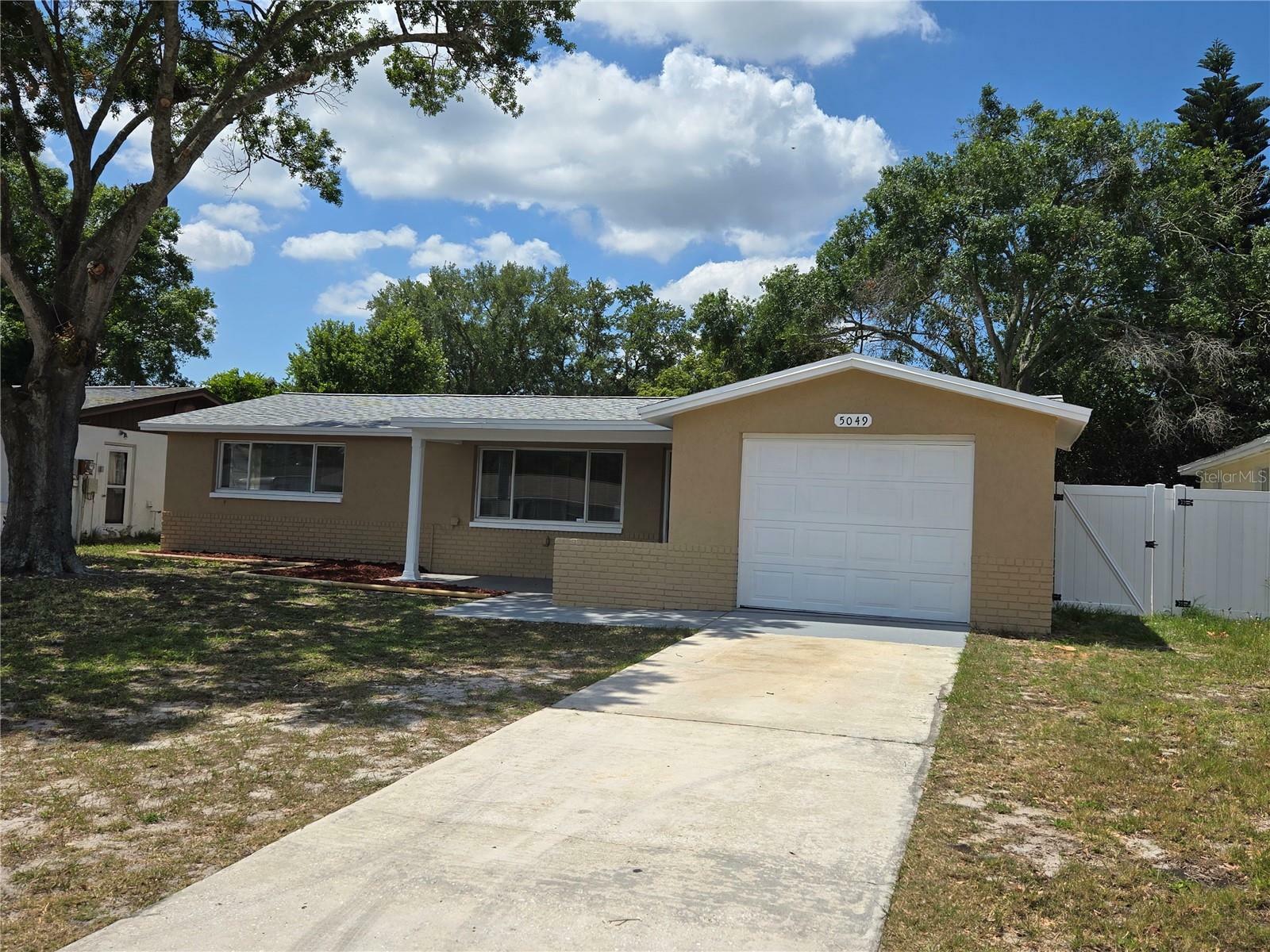 Property Photo: 5049 School Road FL 34653