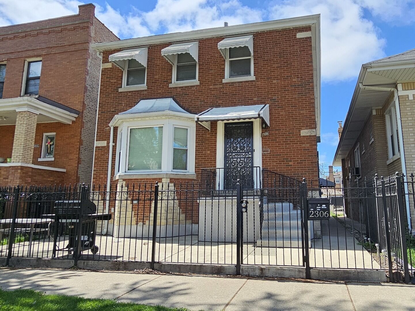 Property Photo:  2306 N Mason Avenue Studio  IL 60639 