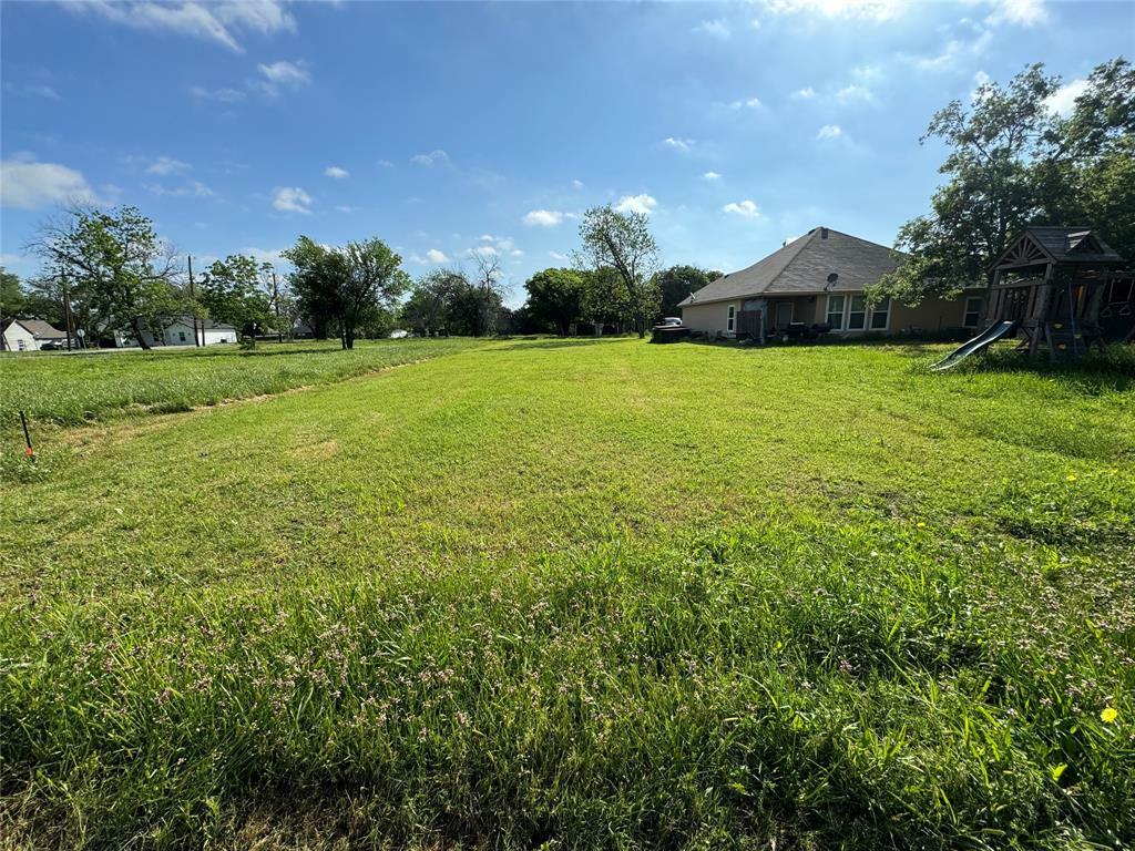 Property Photo:  205 Oak Street  TX 76084 