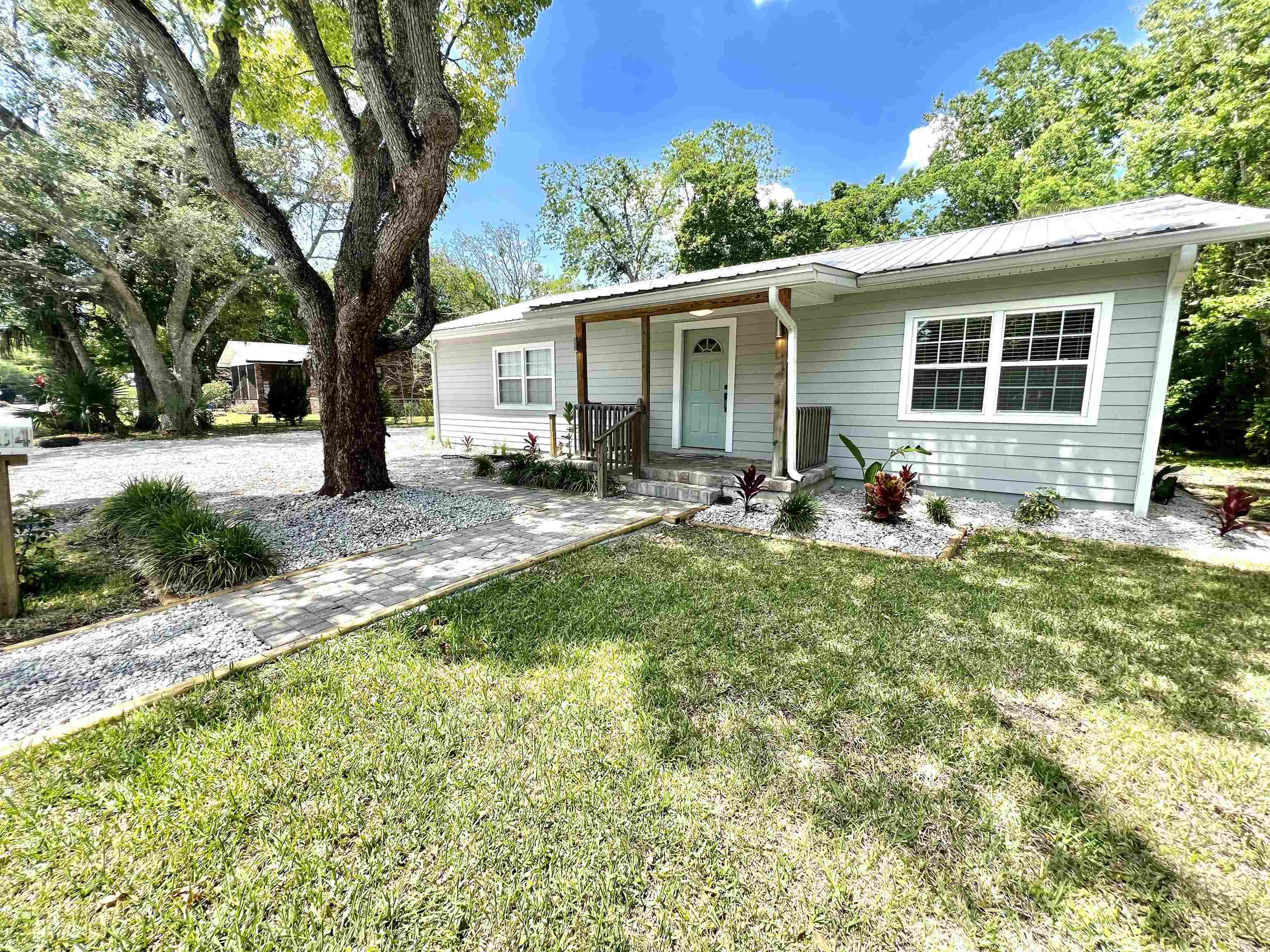 Property Photo:  804 W 2nd St  FL 32084 