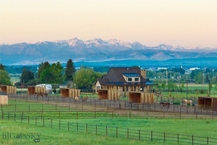 Property Photo: 3060 Hamilton Road MT 59714
