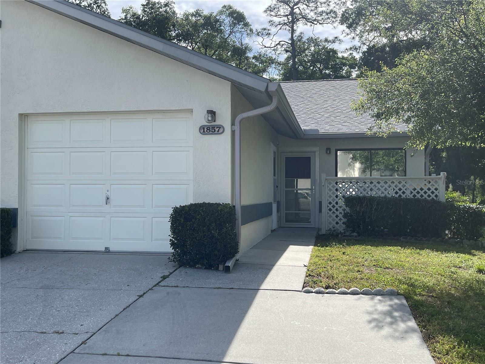 Property Photo:  1857 Coralberry Lane  FL 34453 