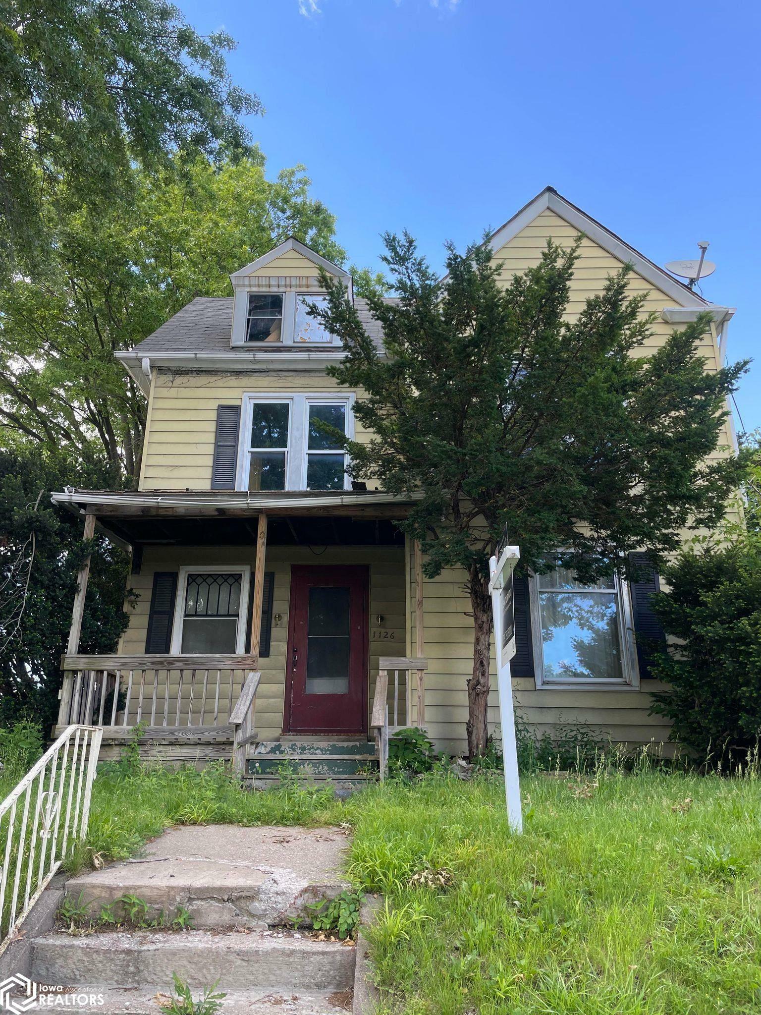 Property Photo:  1126 Franklin Street  IA 52601 