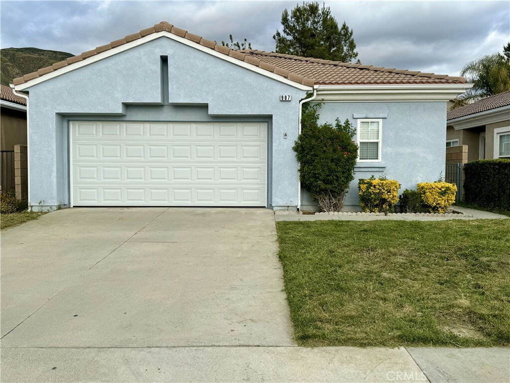 Property Photo:  907 Bergamo Avenue  CA 92583 