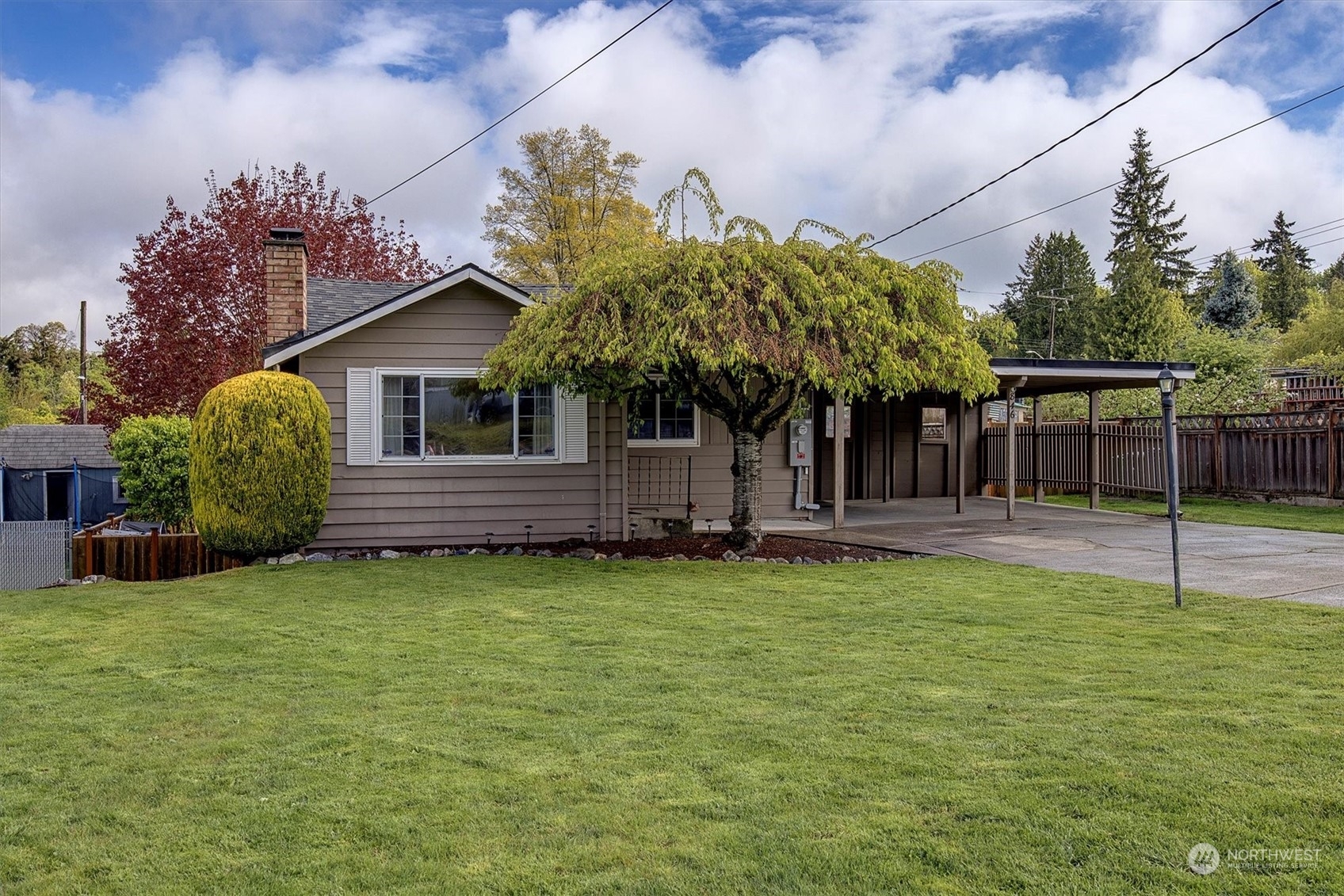 Property Photo: 846 S 116th Street WA 98168