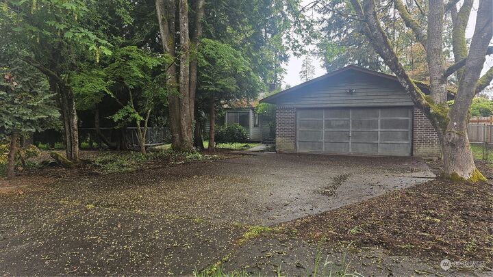 Property Photo:  3530  Scenic Drive SE  WA 98092 