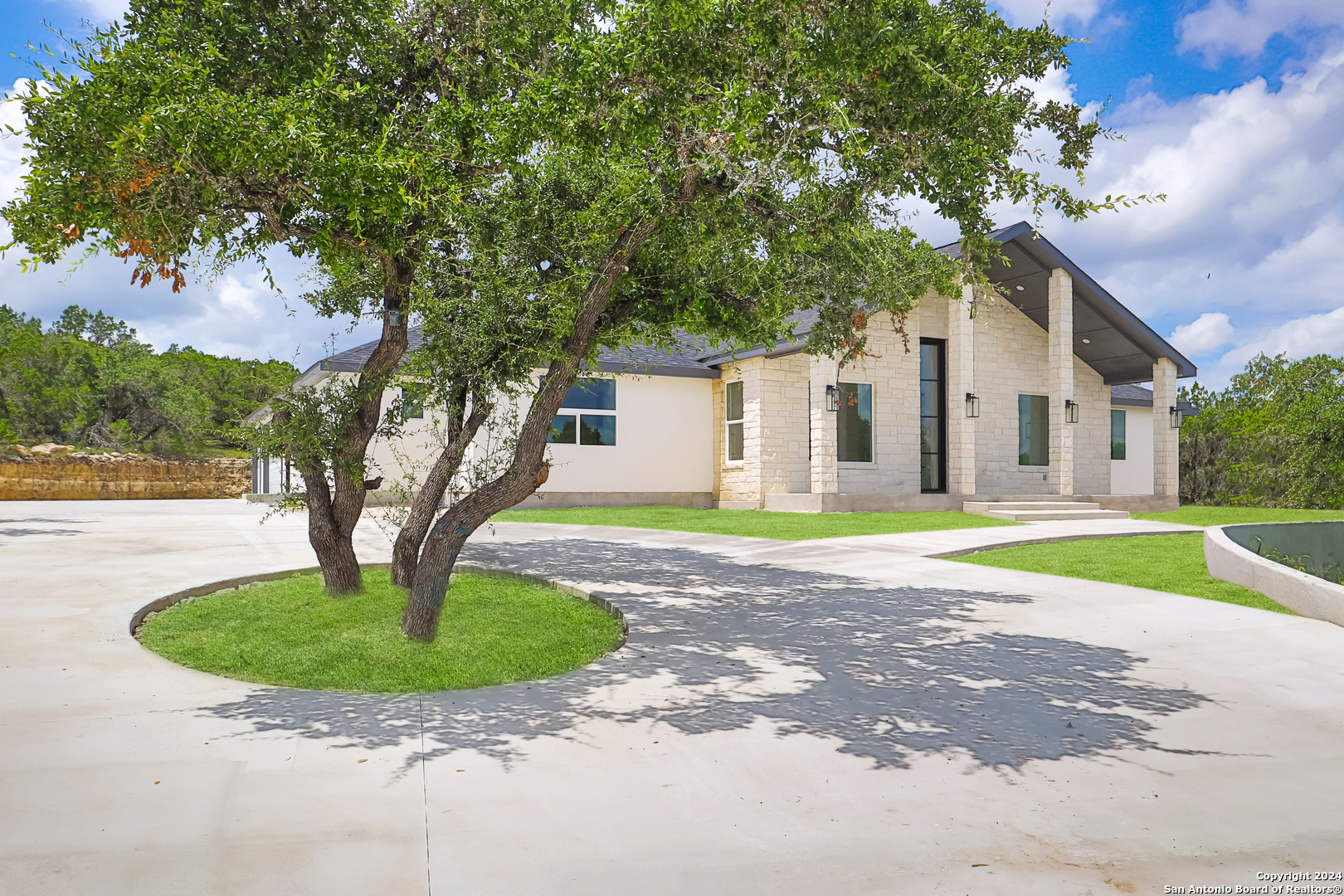 Property Photo:  252 Kellog  TX 78623 