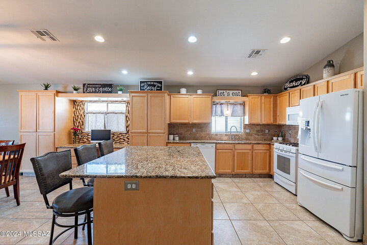 Property Photo:  6952 W Tacna Drive  AZ 85743 