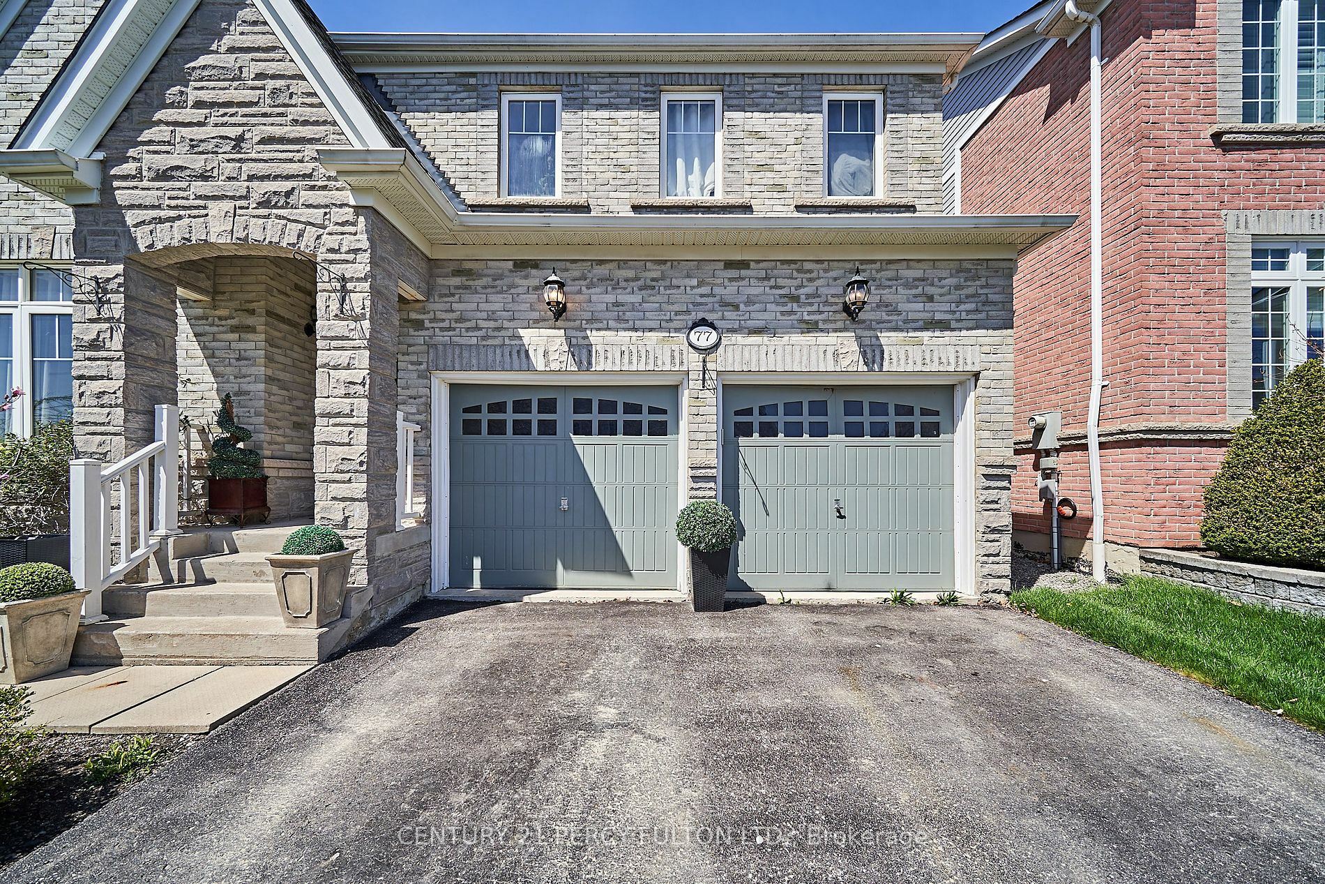 Property Photo:  77 Loughlin Hill Cres  ON L1Z 1R1 