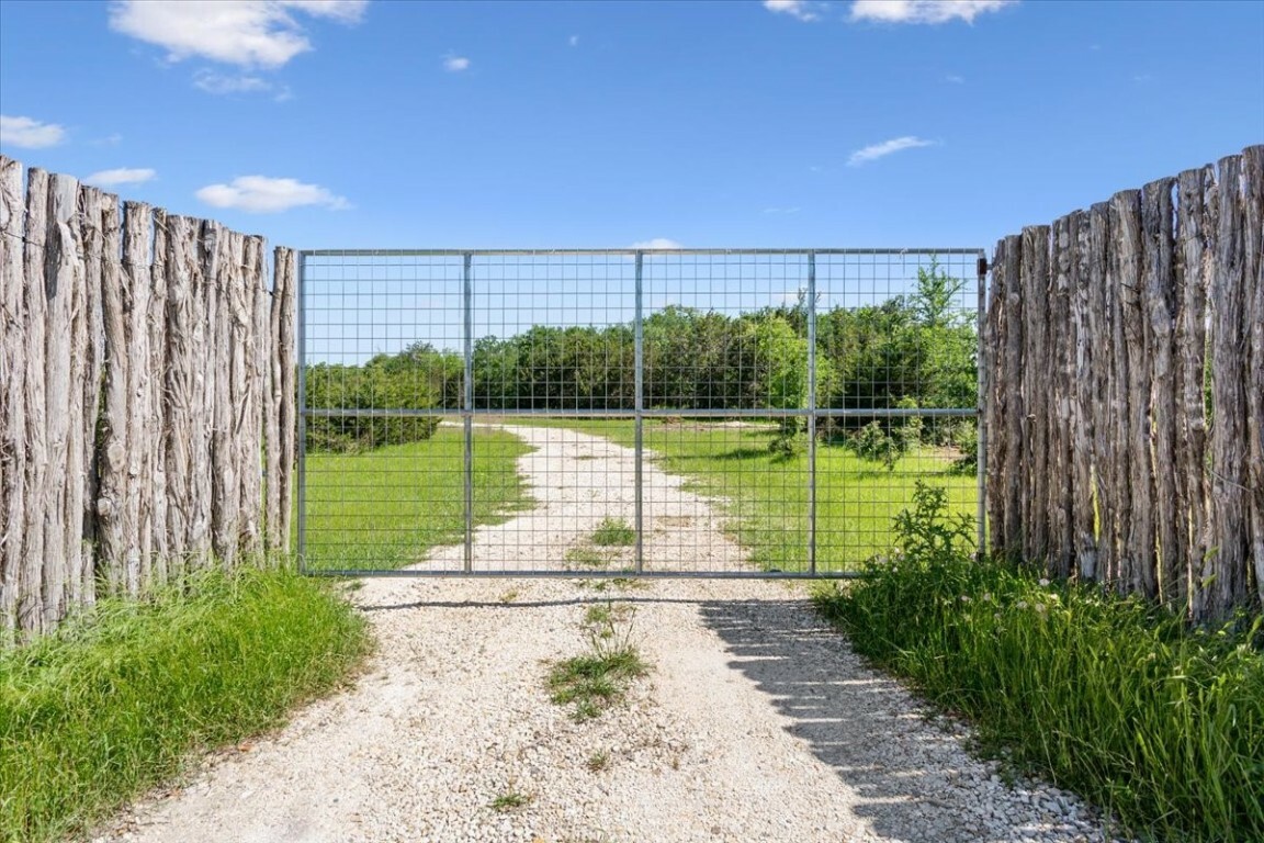 Property Photo:  1183 County Road 229  TX 76527 