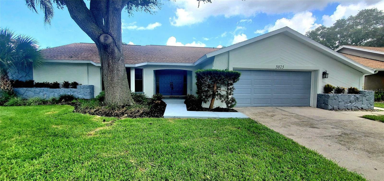 Property Photo:  5025 Bridgeport Drive  FL 34695 