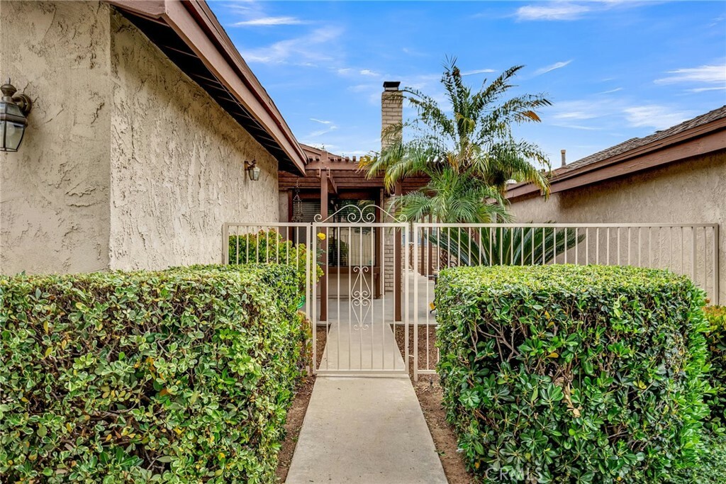 Property Photo:  5809 Maybrook Circle  CA 92506 