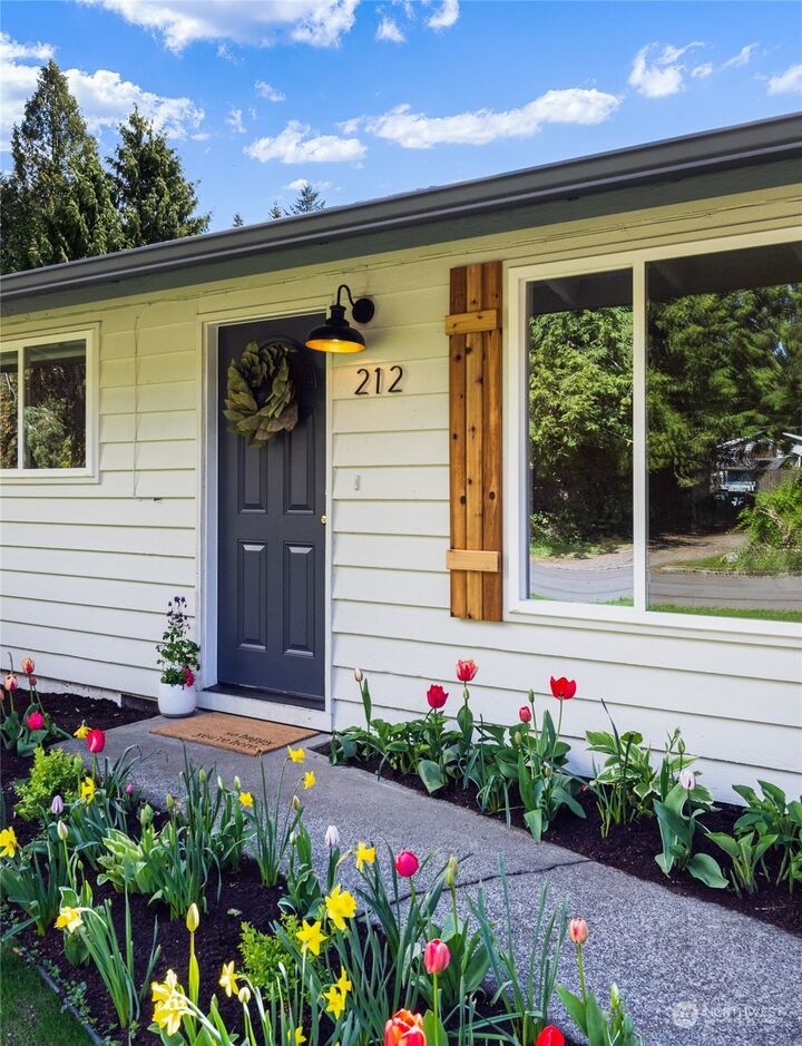 Property Photo: 212 135th Street SE WA 98208