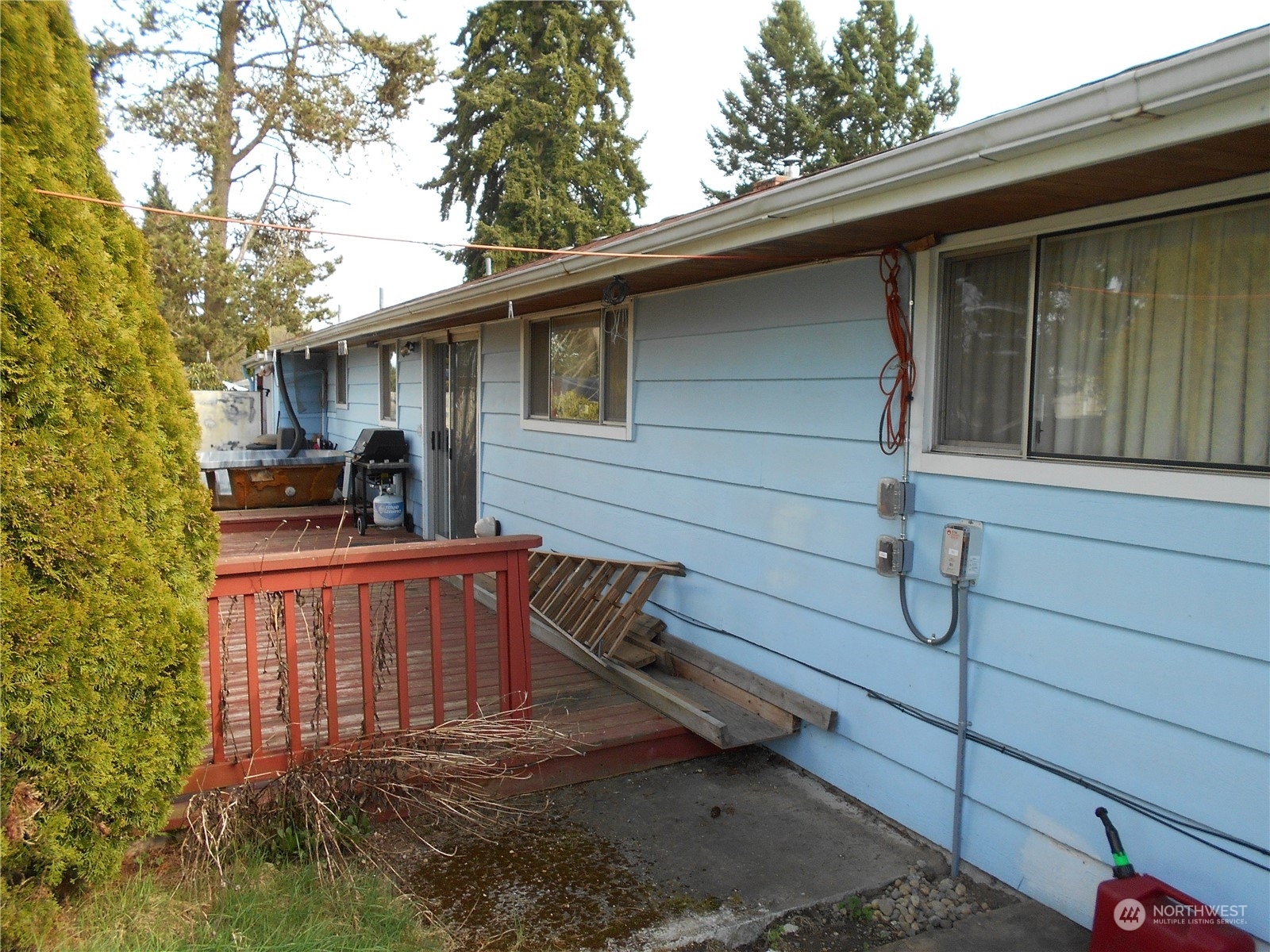 Property Photo:  217 78th Place SW  WA 98203 