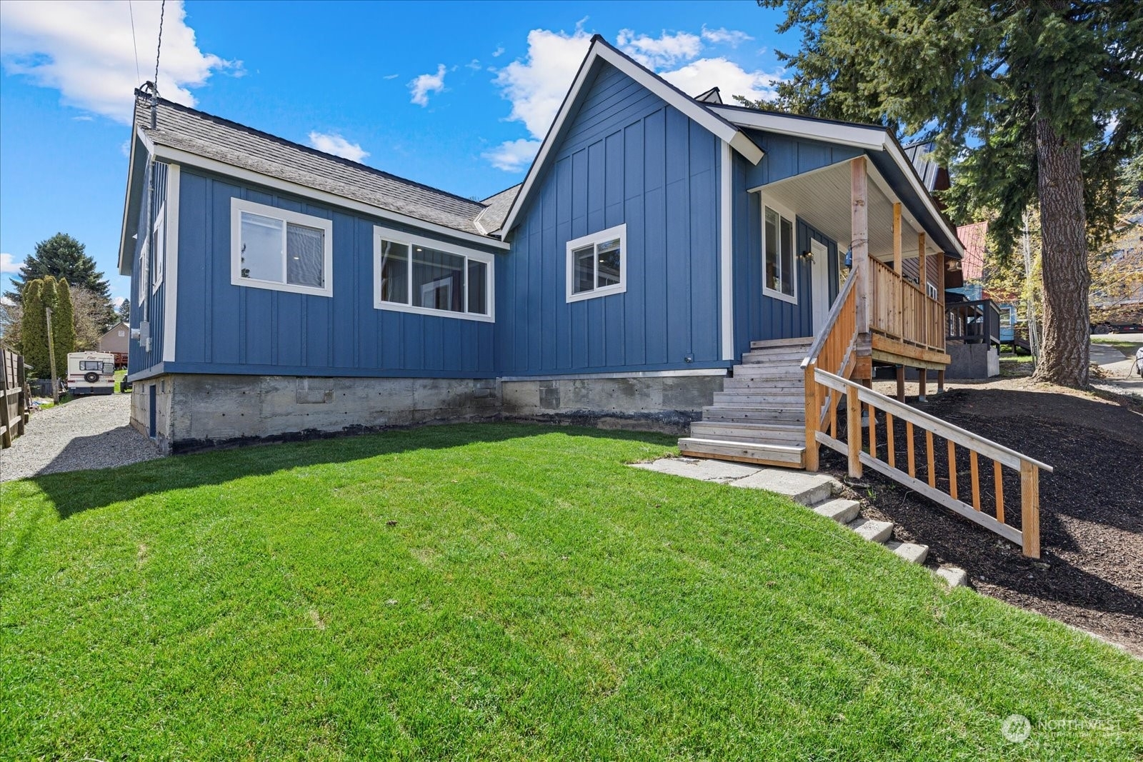 Property Photo:  206 W Dakota Avenue  WA 98941 