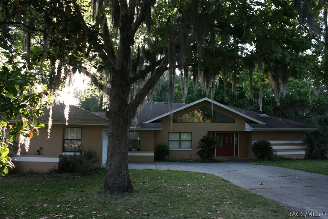 Property Photo:  3039 S Eagle Terrace  FL 34450 