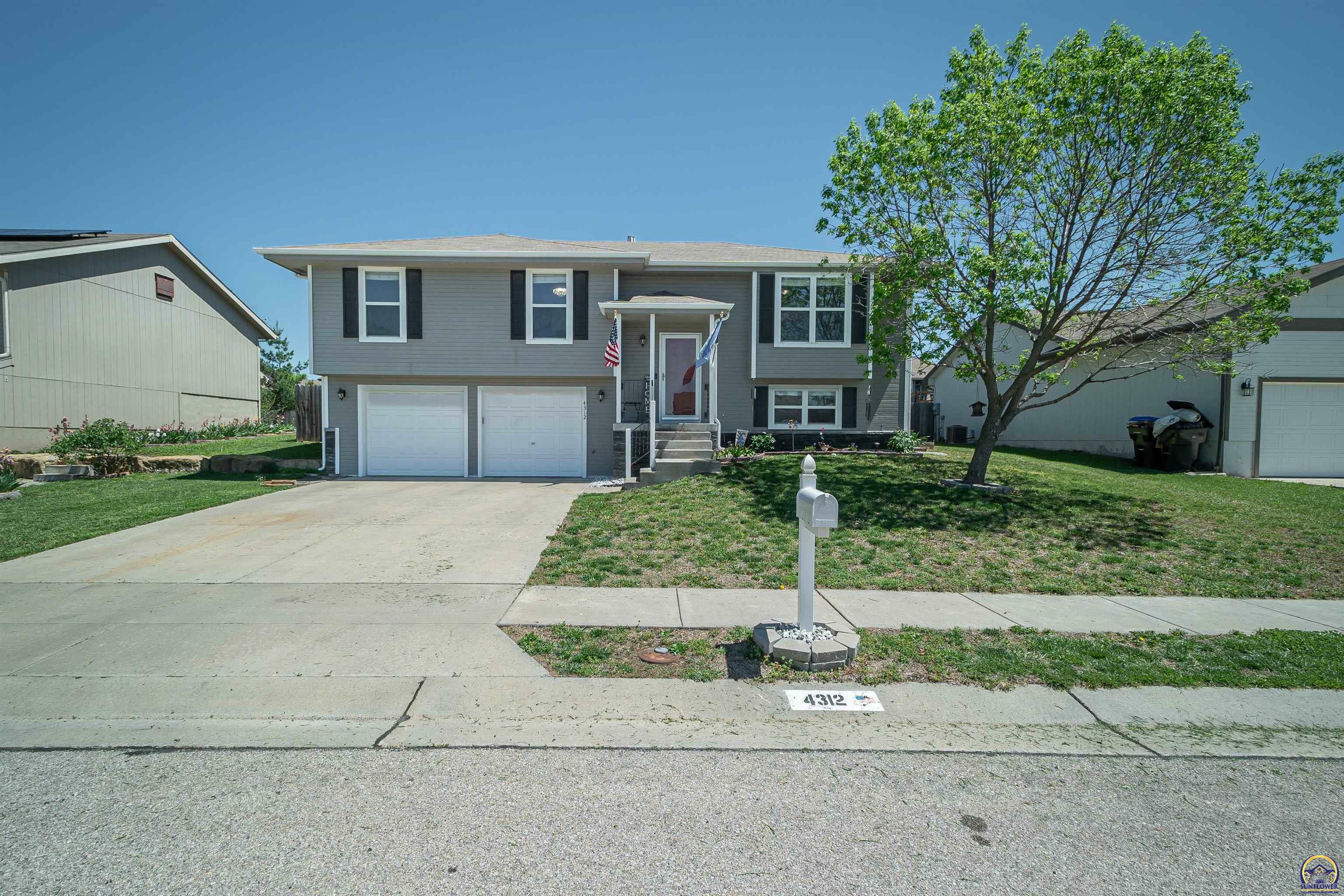 4312 SE Horseshoe Bend Dr  Topeka KS 66609 photo