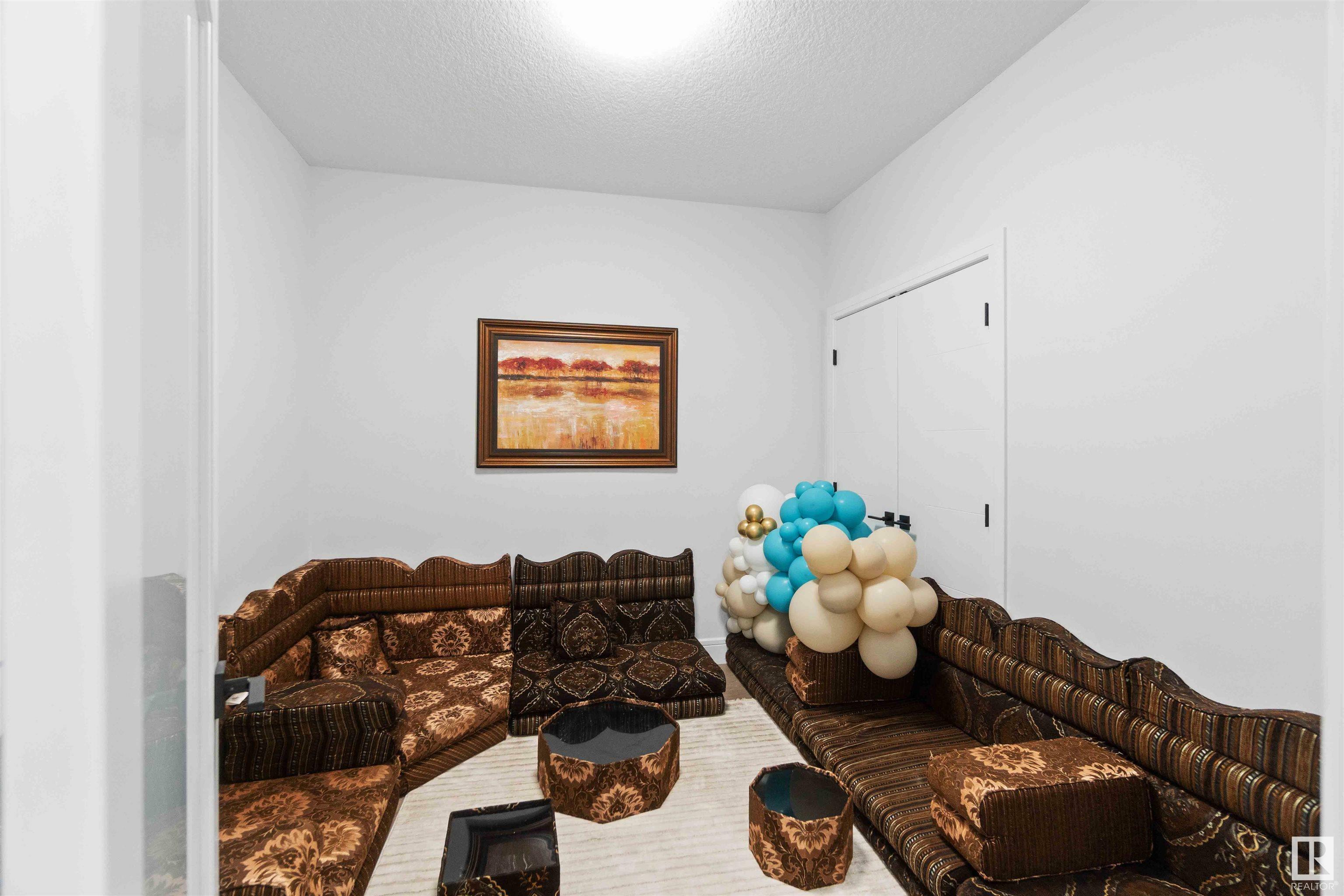 Property Photo:  15004 15 Street NW  AB T5Y 3T4 