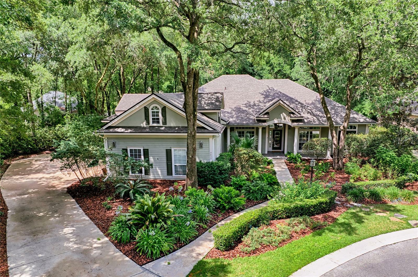 Property Photo: 9829 SW 33rd Lane FL 32608