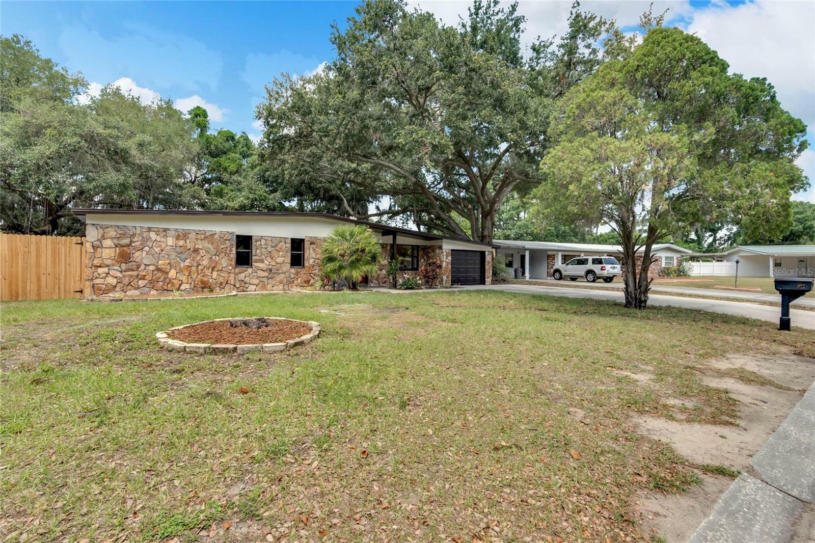 Property Photo:  912 Westmore Avenue  FL 33510 