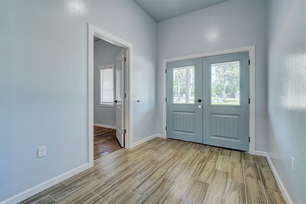 Property Photo:  700 N Tucker Avenue  OK 74801 