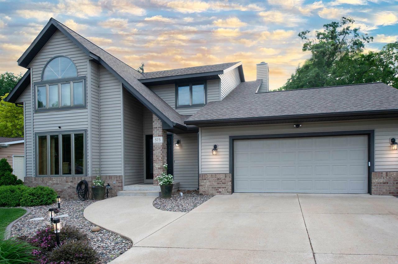 Property Photo:  575 Oakridge Drive  WI 53901 