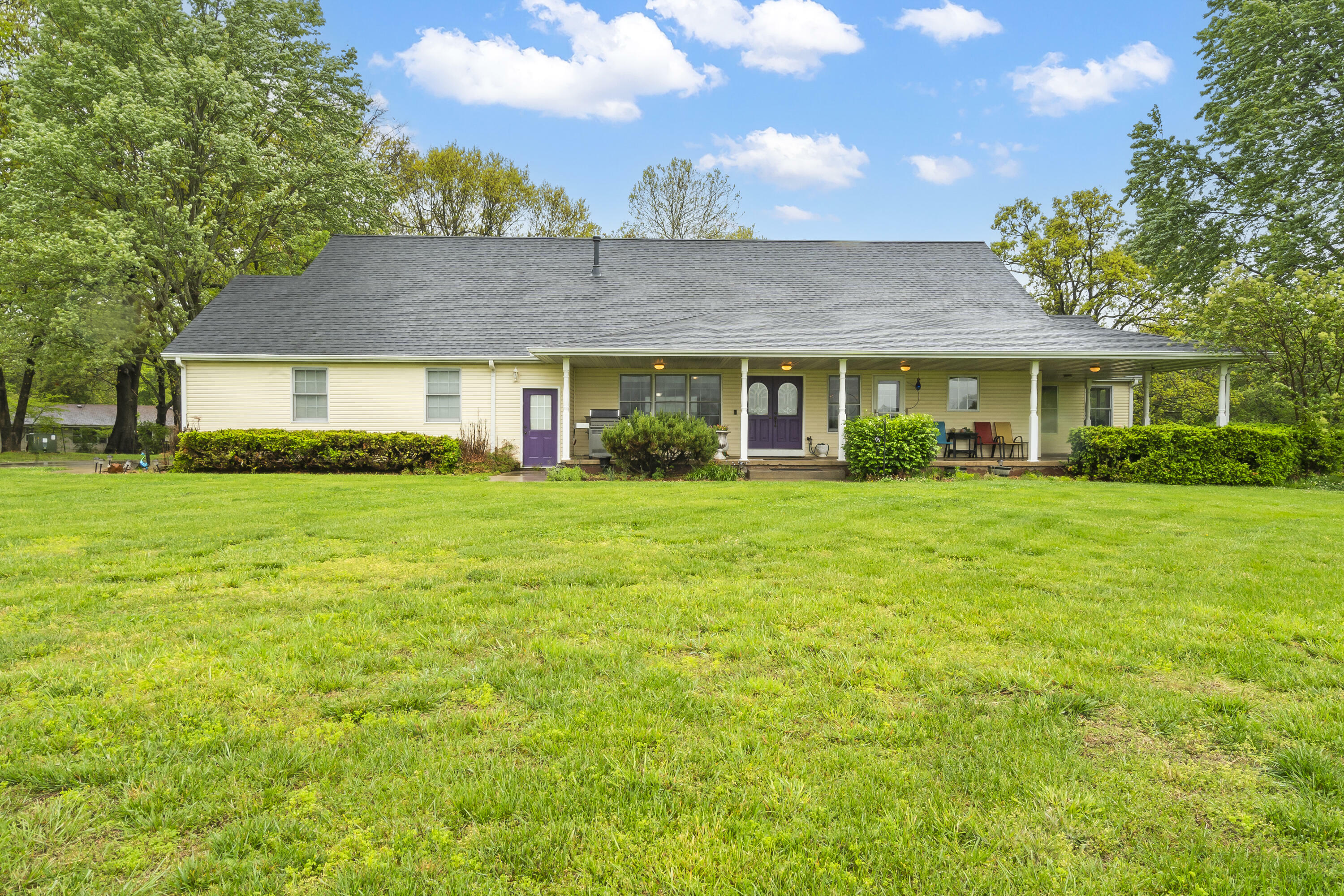Property Photo: 1203 E Laverne Terrace MO 65803