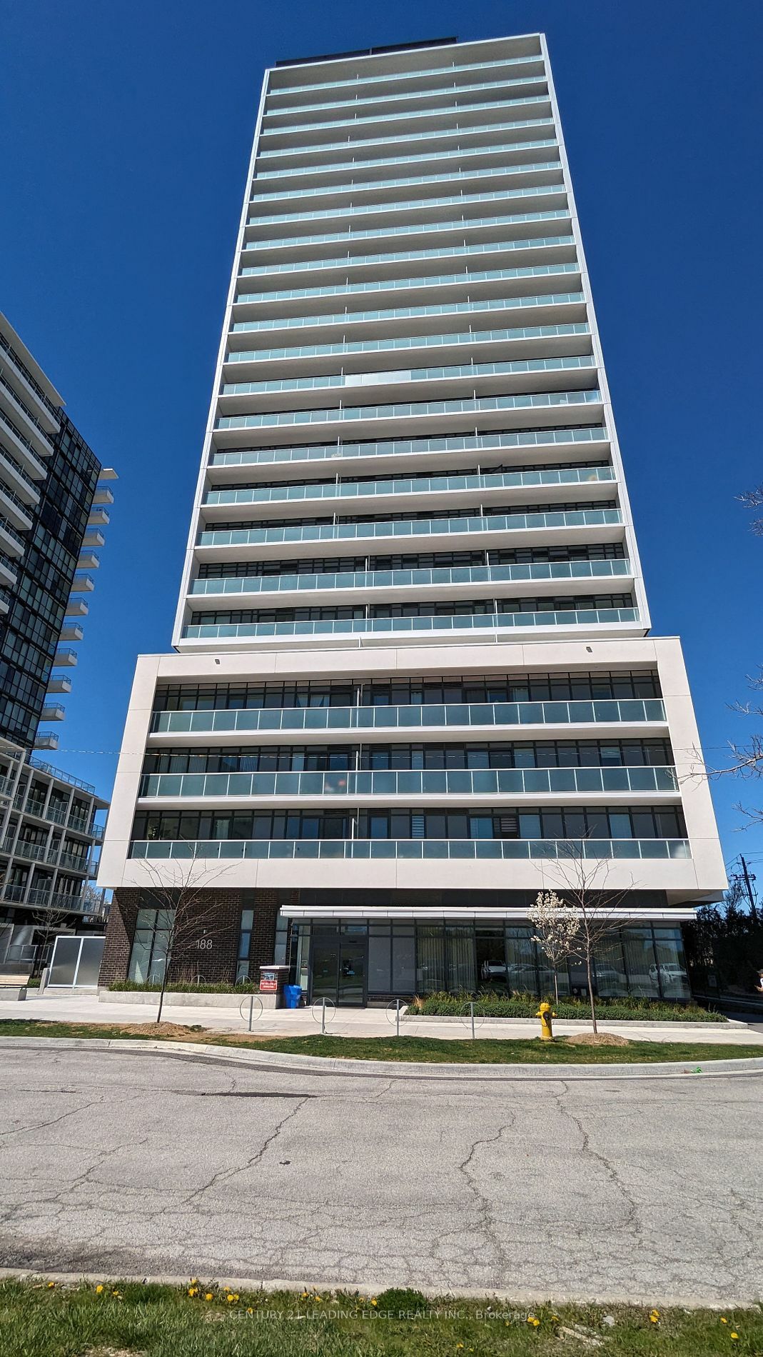 Property Photo:  188 Fairview Mall Dr 2706  ON M2J 0H7 
