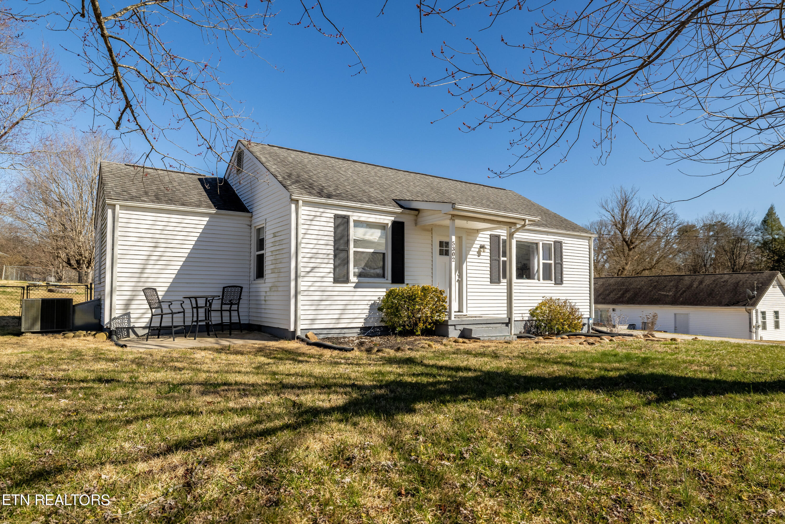 Property Photo: 5302 Greencrest Rd TN 37918