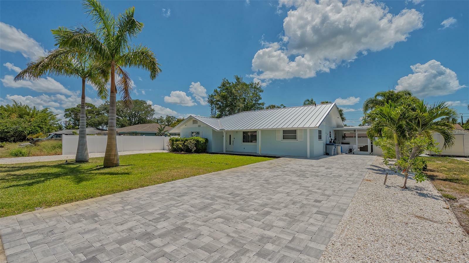 Property Photo:  1461 Porpoise Road  FL 34293 