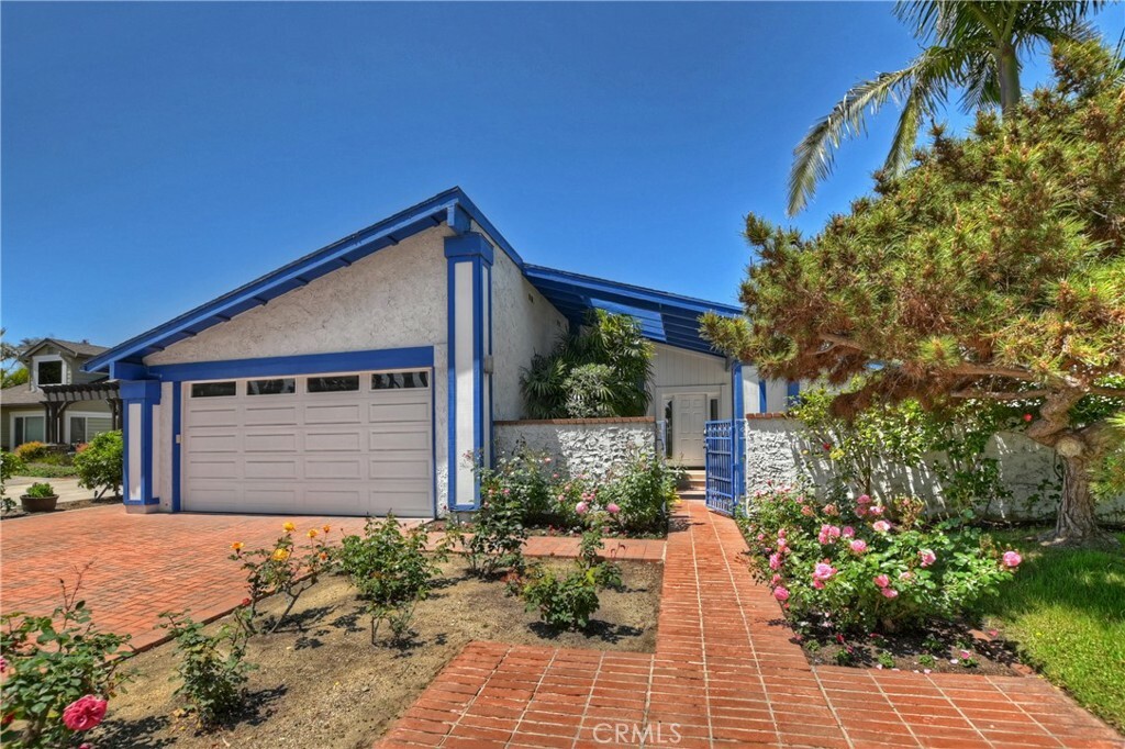 Property Photo:  17041 Malta Circle  CA 92649 