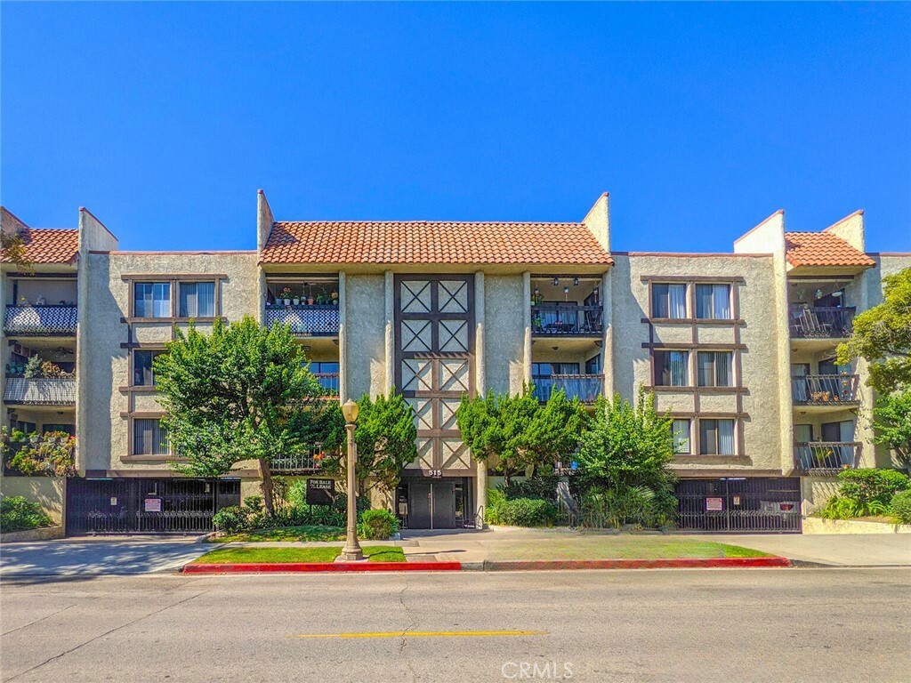 Property Photo:  515 N Jackson Street 212  CA 91206 