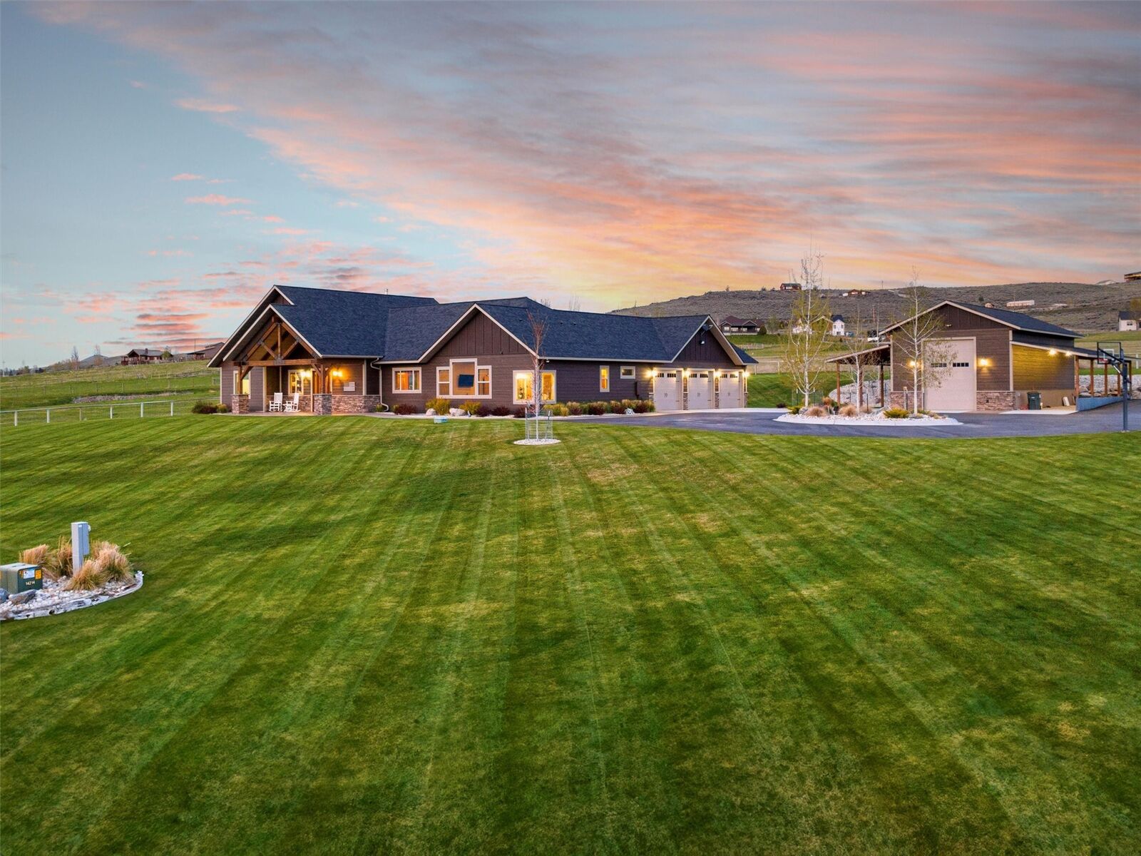 Property Photo:  828 And 806 Corvallis Hills Drive  MT 59828 