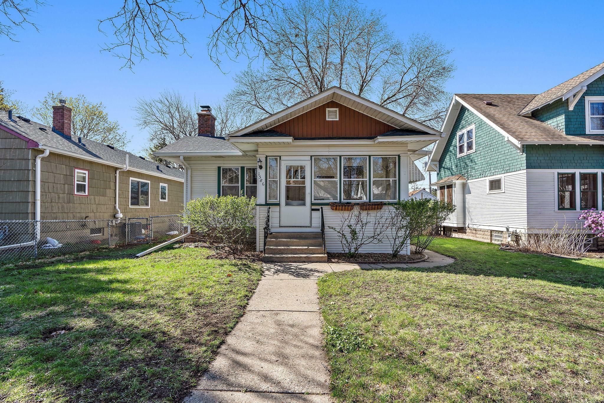 Property Photo:  1586 Stanford Avenue  MN 55105 