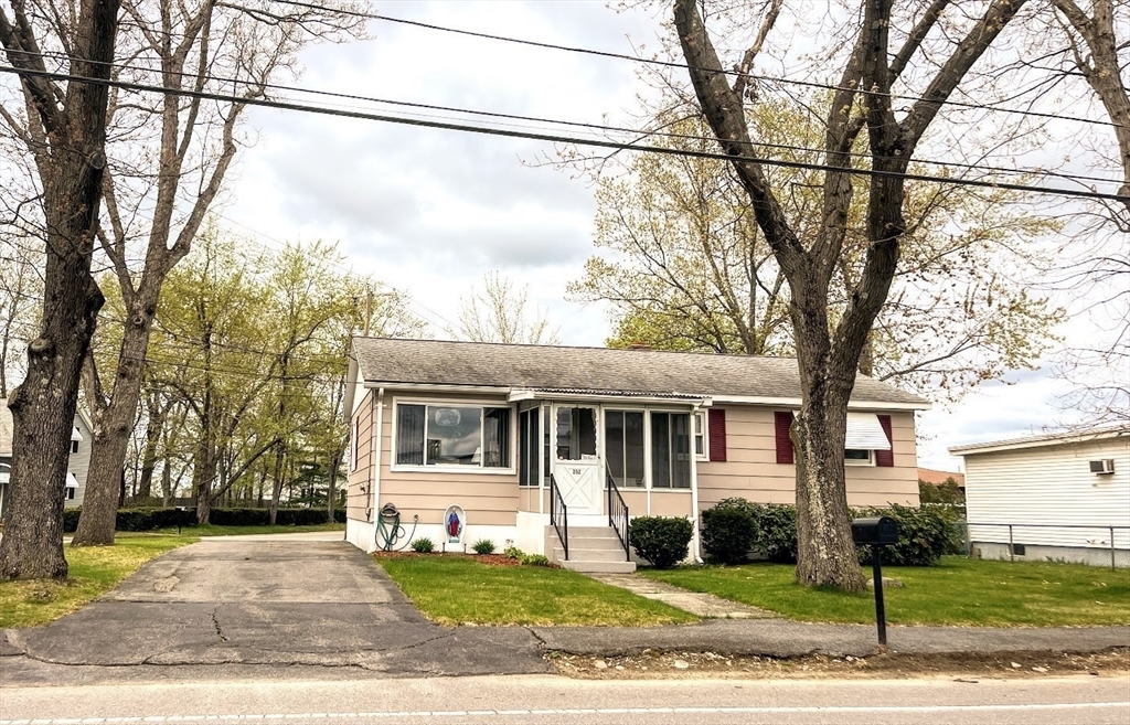 Property Photo: 252 Florence St MA 01453