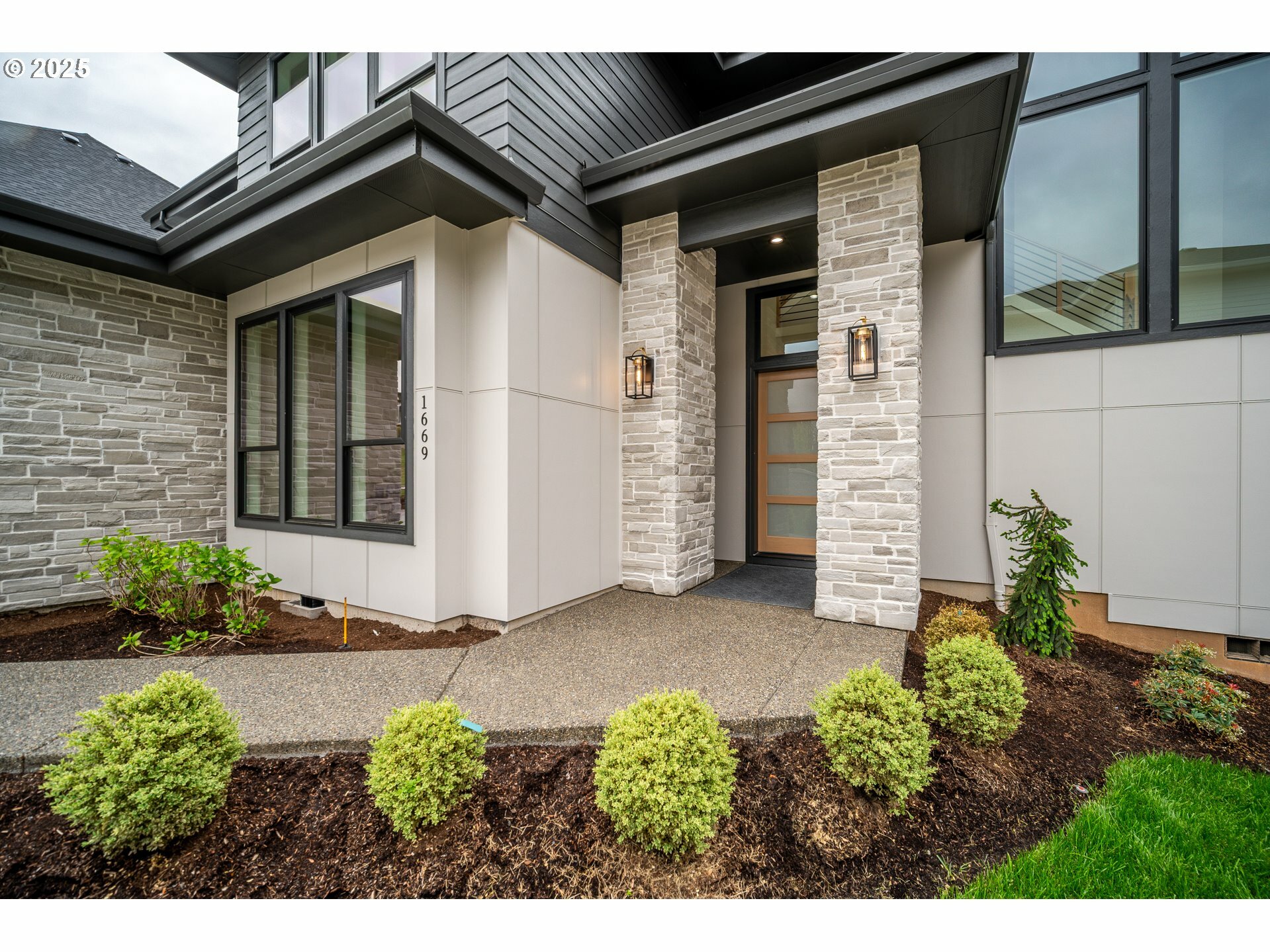 Property Photo: 1669 NW Goodwin St WA 98607