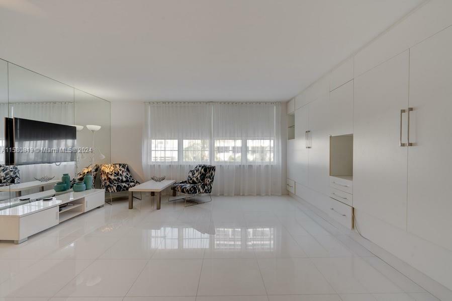 Property Photo:  100 Lincoln Rd 425  FL 33139 