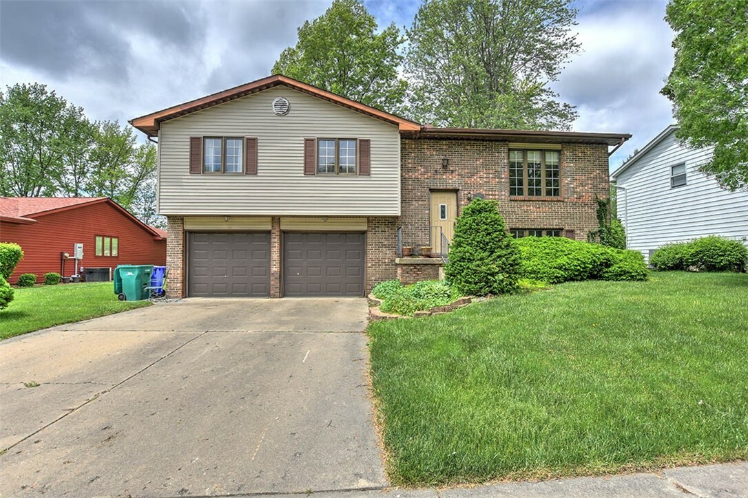 Property Photo:  4747 Redbud Court  IL 62526 