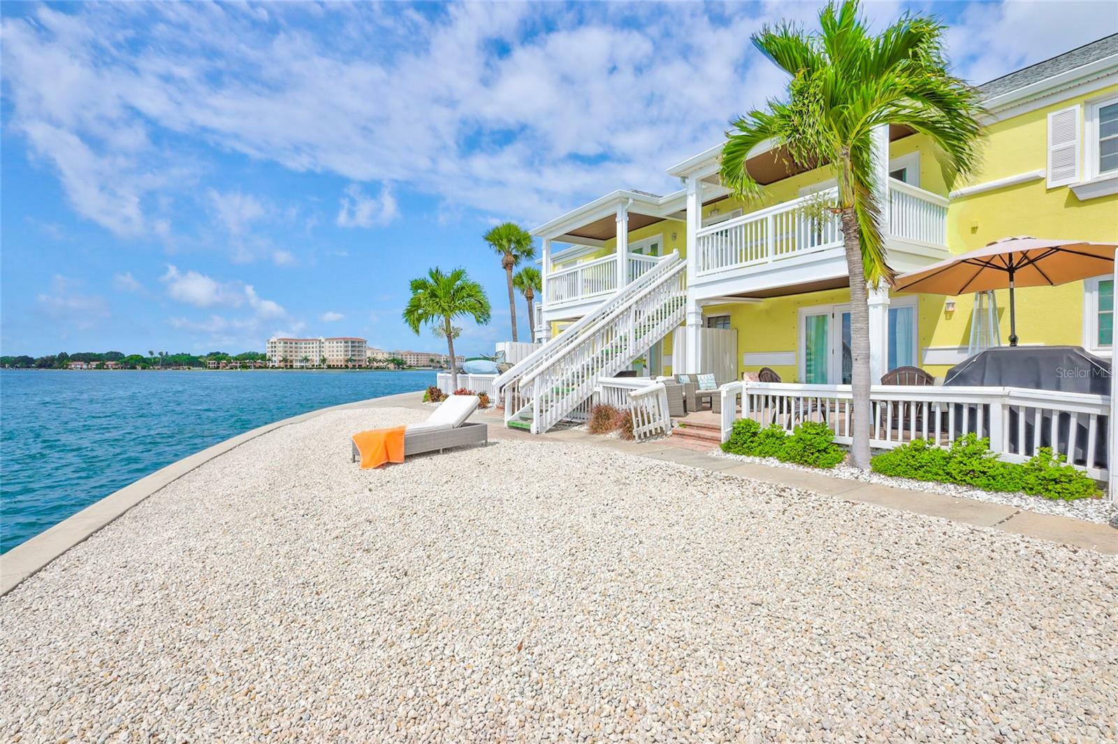 Property Photo:  5280 Coquina Key Drive SE A  FL 33705 