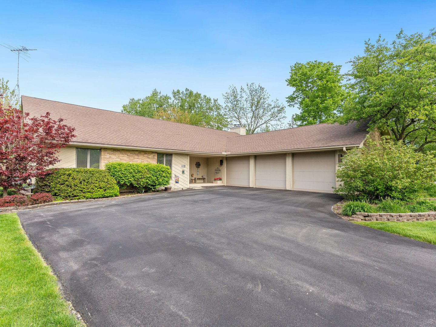 Property Photo:  721 Westridge Road  IL 60431 