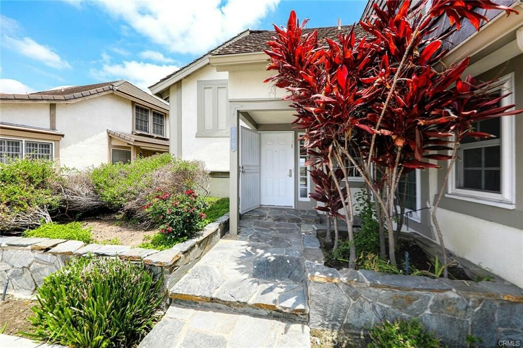 Property Photo:  5985 E Calle Principia  CA 92807 