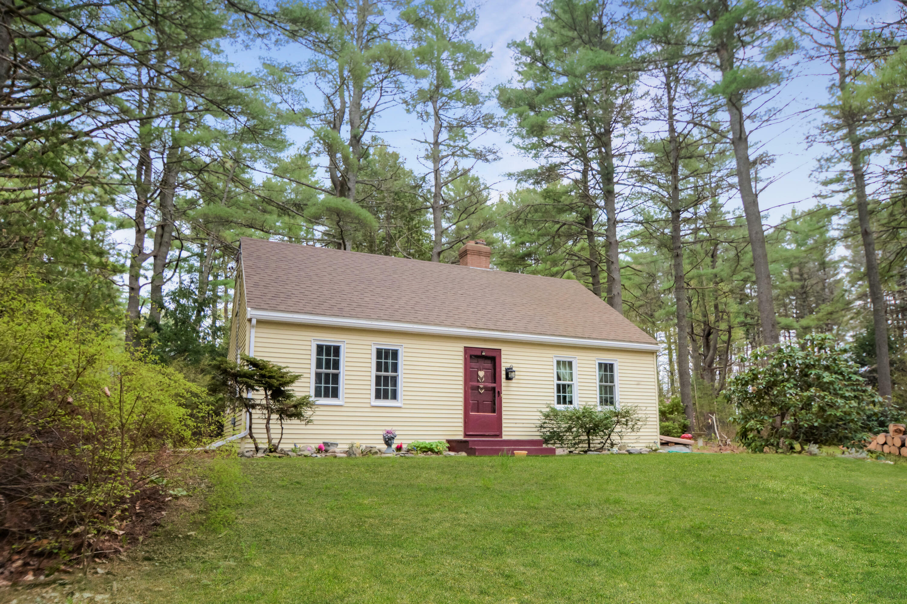 Property Photo:  105 Forest Avenue  ME 04473 