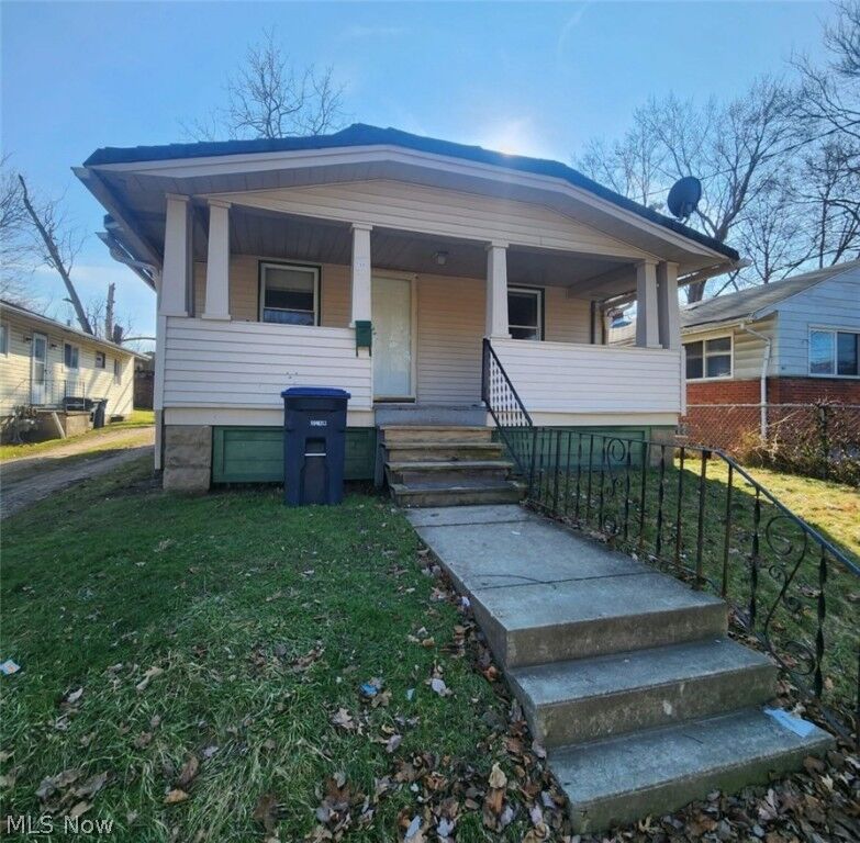 Property Photo:  750 Baird Street  OH 44306 