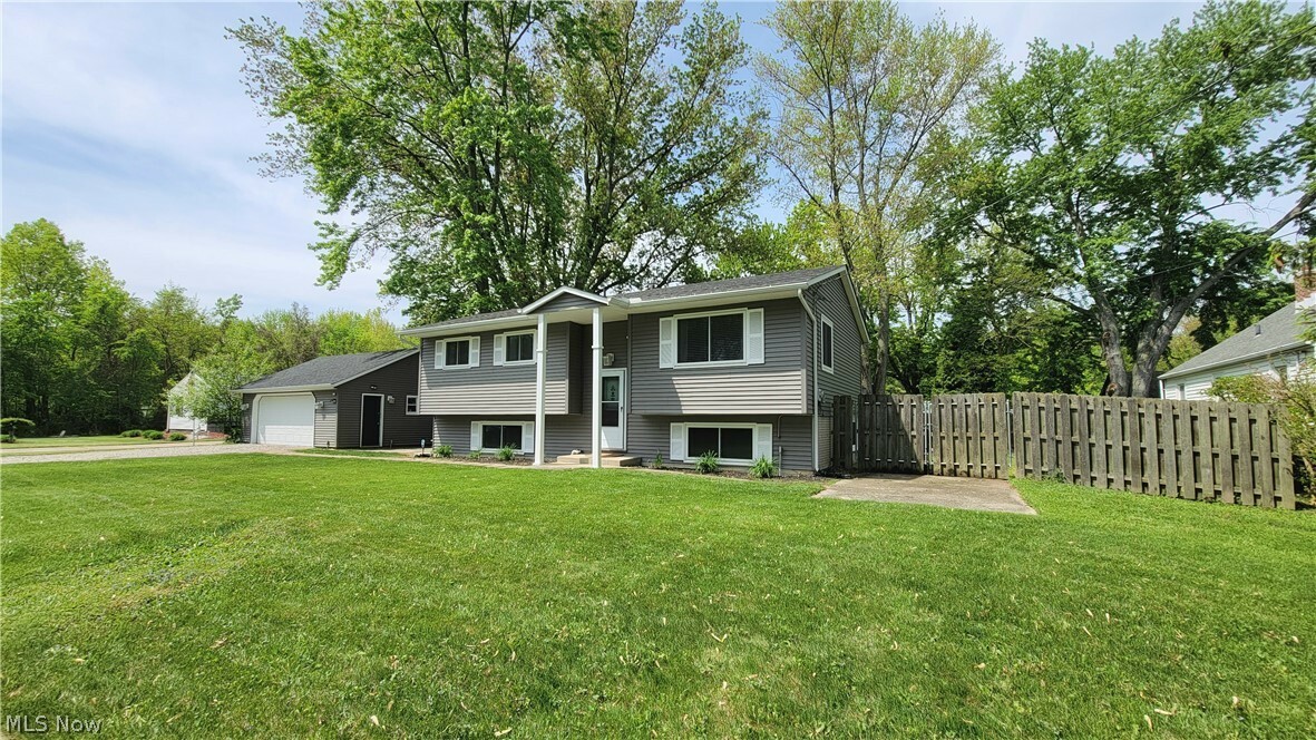 Property Photo:  364 Abbe Road  OH 44054 