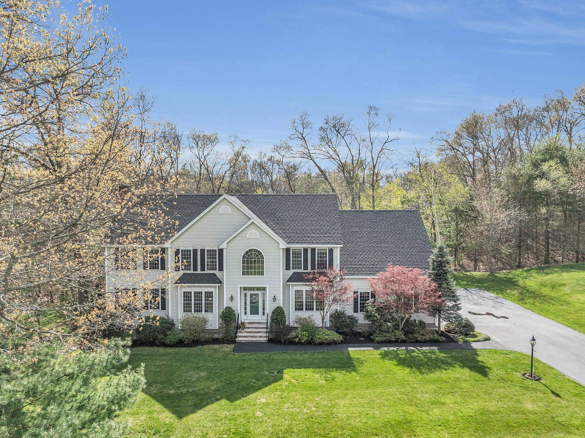 Property Photo: 10 Appleton Road NH 03087