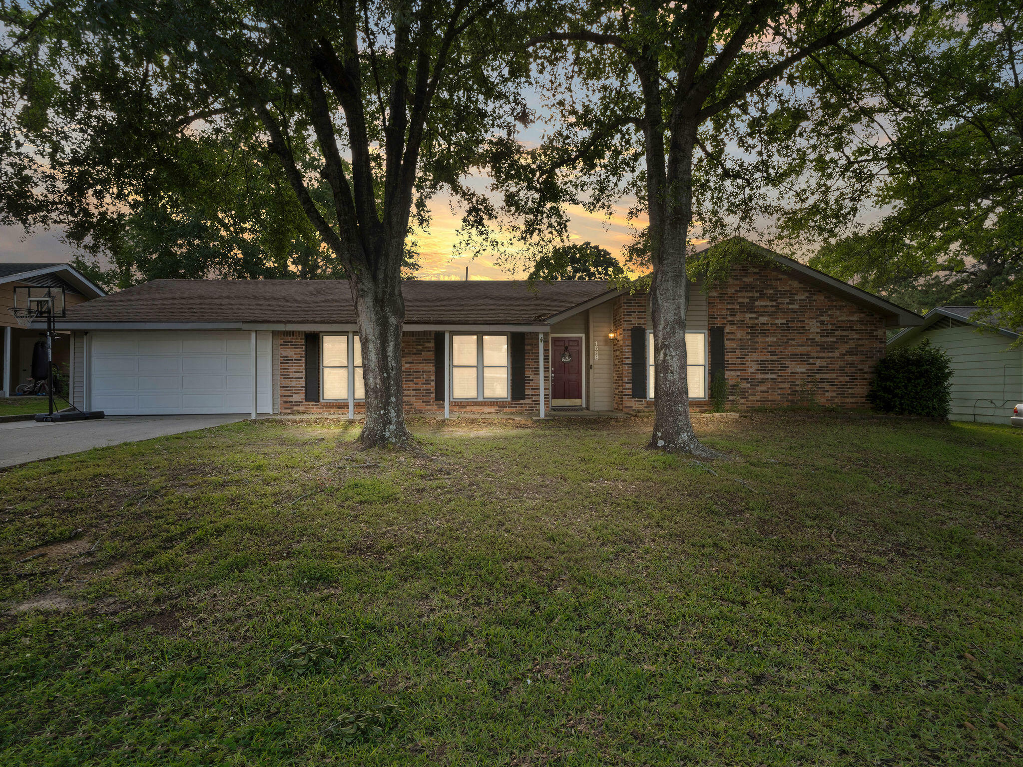 1668 Donna Dr.  Deridder LA 70634 photo