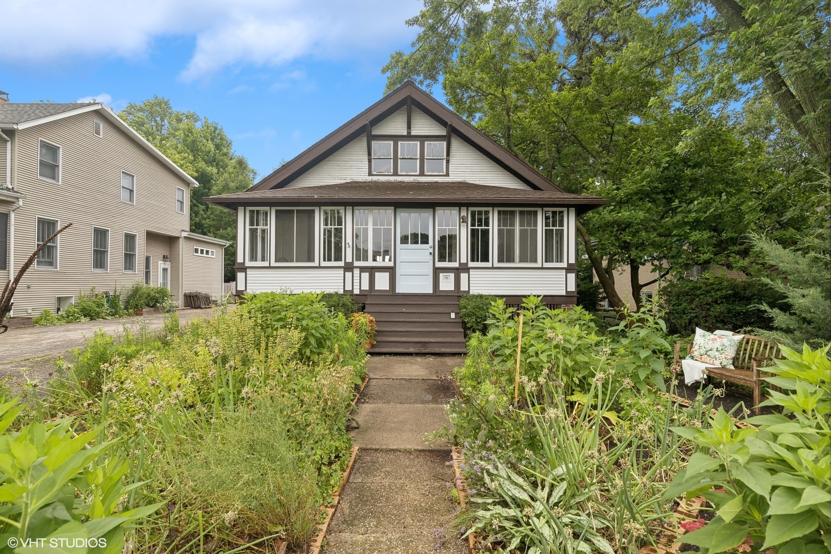 Property Photo:  923 N Dunton Avenue  IL 60004 