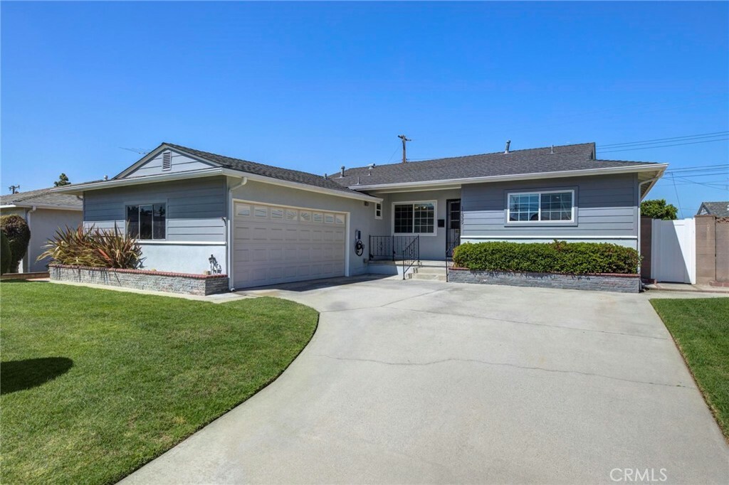 Property Photo:  11339 Groveside Avenue  CA 90604 