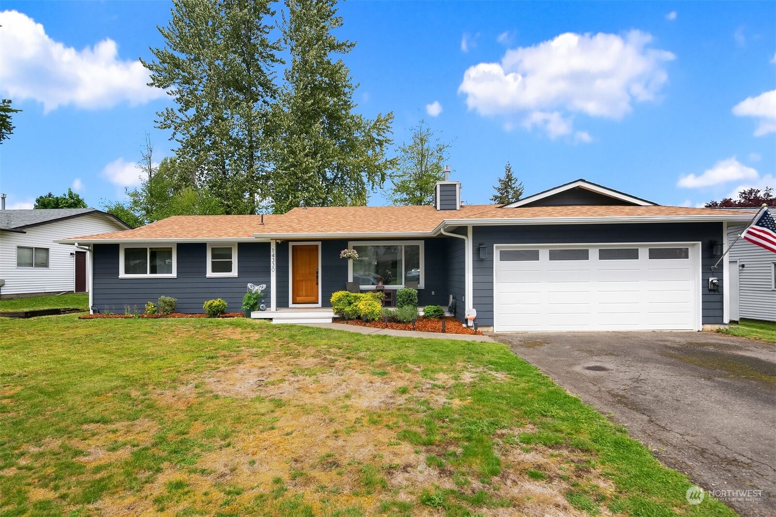 Property Photo:  14330 SE 258th Place  WA 98042 